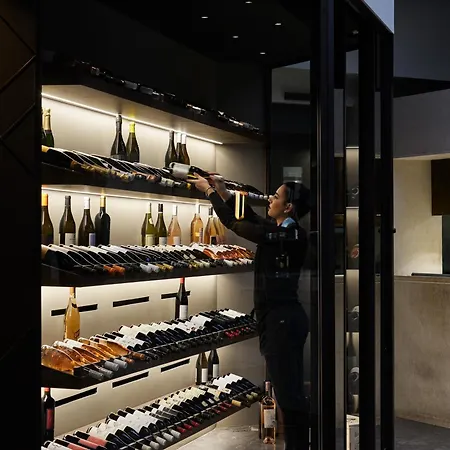 September סלוניקי