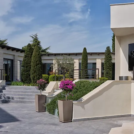 מלון September 5*