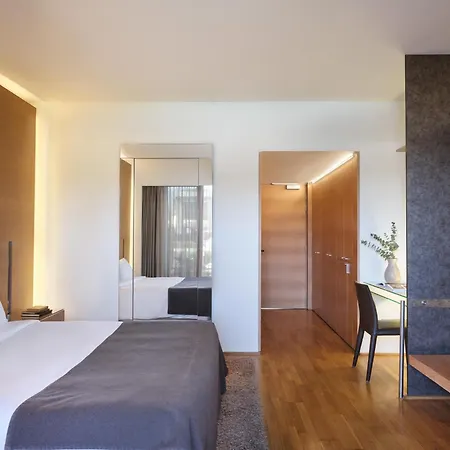 September סלוניקי