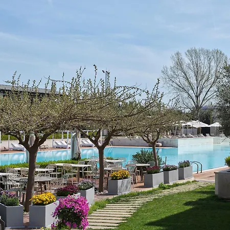 September Hotel